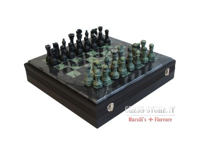 Chess pieces online